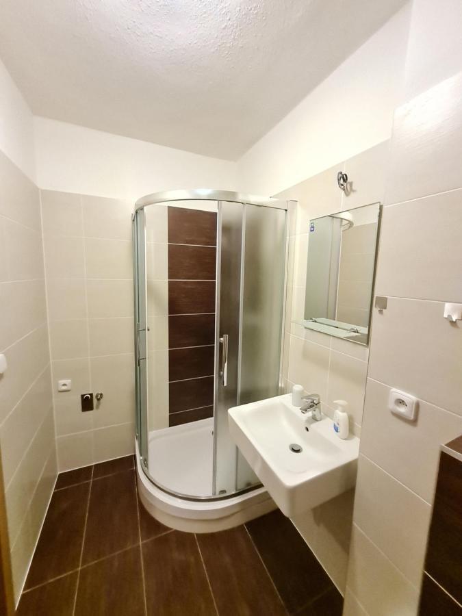 Apartman Na Kraji Lesa Všemina Exteriér fotografie