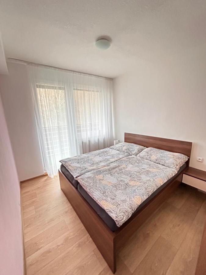 Apartman Na Kraji Lesa Všemina Exteriér fotografie